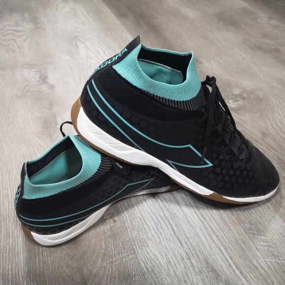 Diadora Ladies Size 10 Black & Teal Elastic & Tie  Indoor Soccer Shoes - Picture 3 of 8